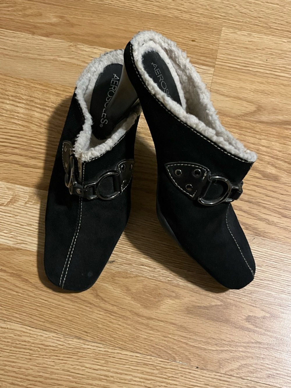 Aerosoles Black Mule Clogs Women’s 5.5 Faux Fur Lined Slip On Buckle Accent
